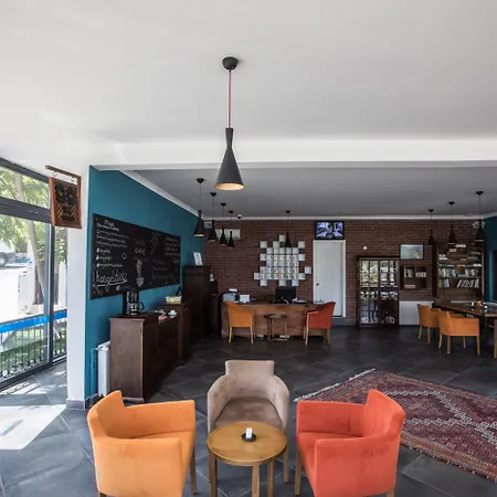 Maya Bistro Hotel&beach 4*