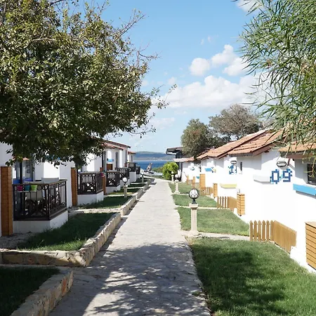 Maya Bistro Hotel&beach 4*