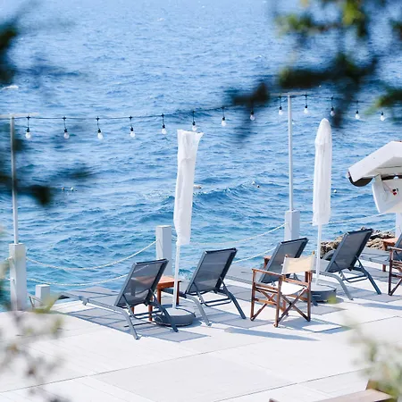 Maya Bistro Hotel&beach Hotel 4*