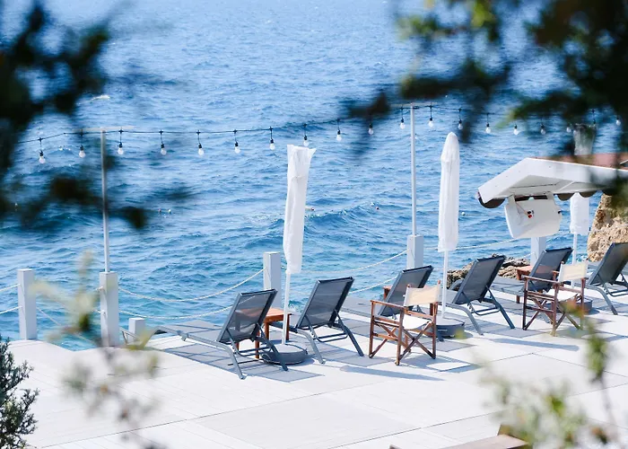 Maya Bistro & Hotel 4*