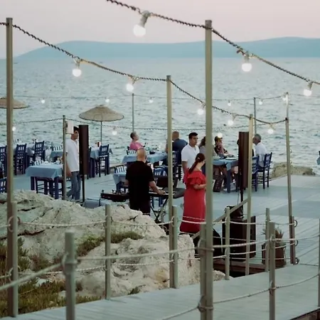 Maya Bistro Hotel&beach Hotel 4*