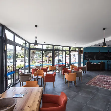 Hotel Maya Bistro &
