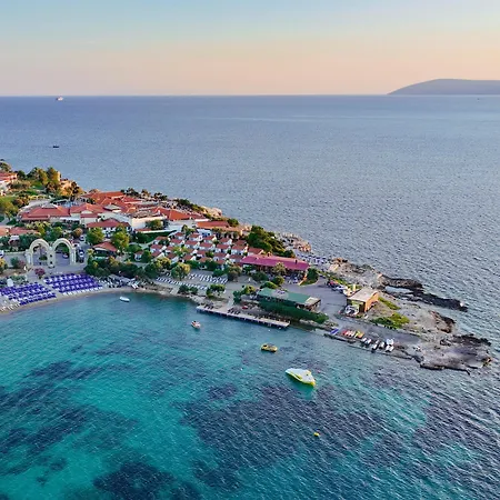 Maya Bistro Hotel&beach 4*