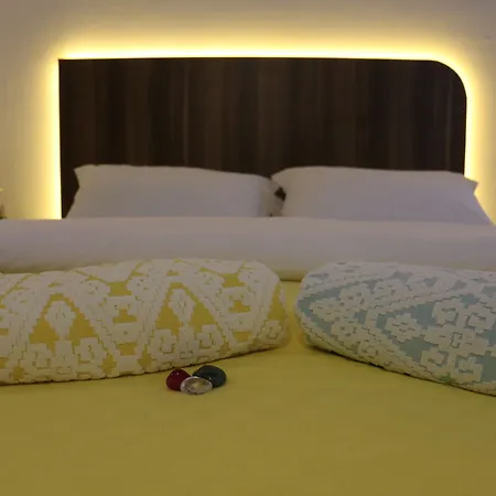 Maya Bistro & Hotel