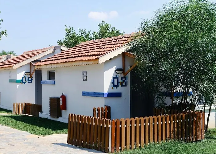 מלון Maya Bistro &