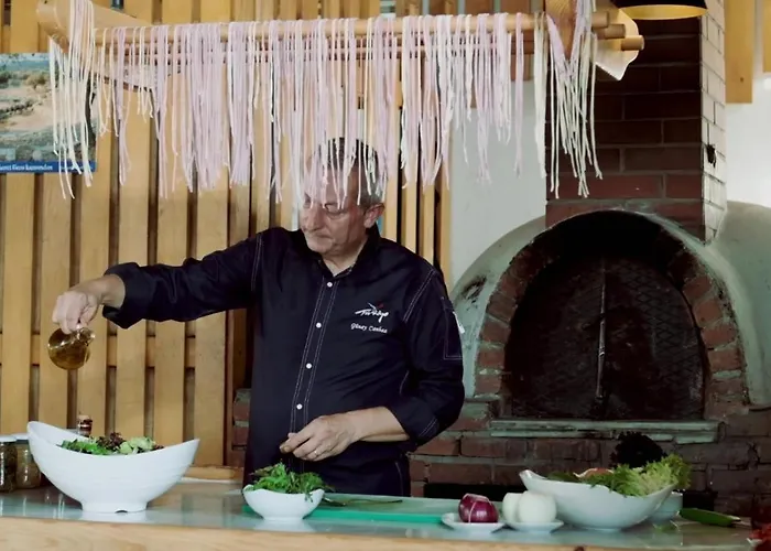 Hotel Maya Bistro & 4*