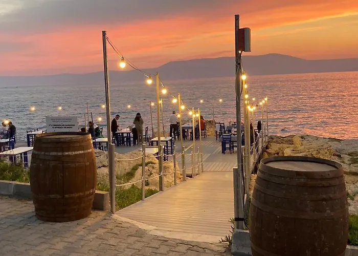 Maya Bistro & מלון Siğacık