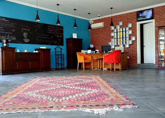 Maya Bistro & מלון Siğacık