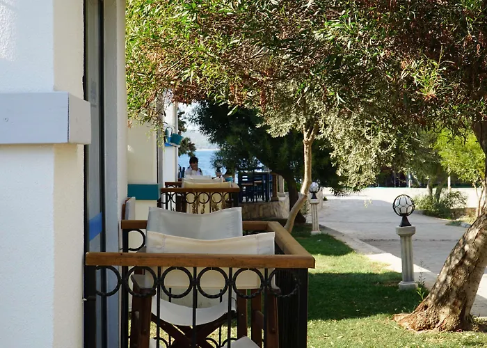 מלון Maya Bistro & 4*